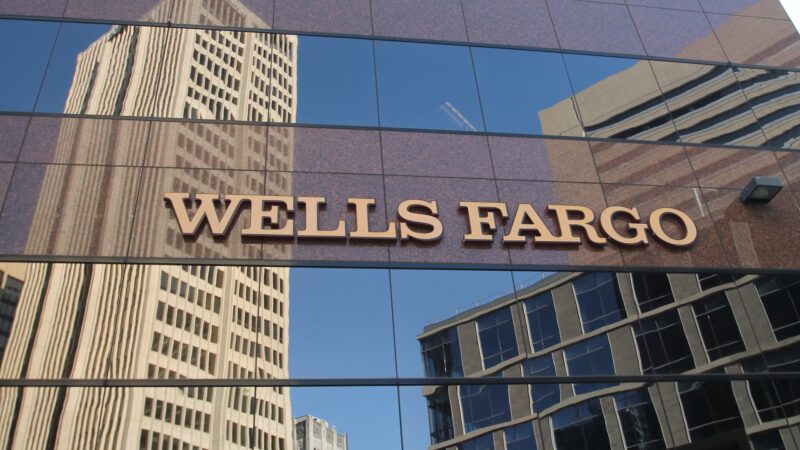 Cómo invertir dinero en Wells Fargo: crecimiento, intereses, dividendos y más